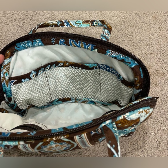 Vera Bradley makeup travel bag. - Picture 2 of 3